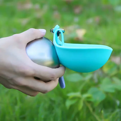 🐶 AquaPaw™ | Bebedero Portátil 2 en 1 para Perros – Hidratación Instantánea en Paseos y Viajes